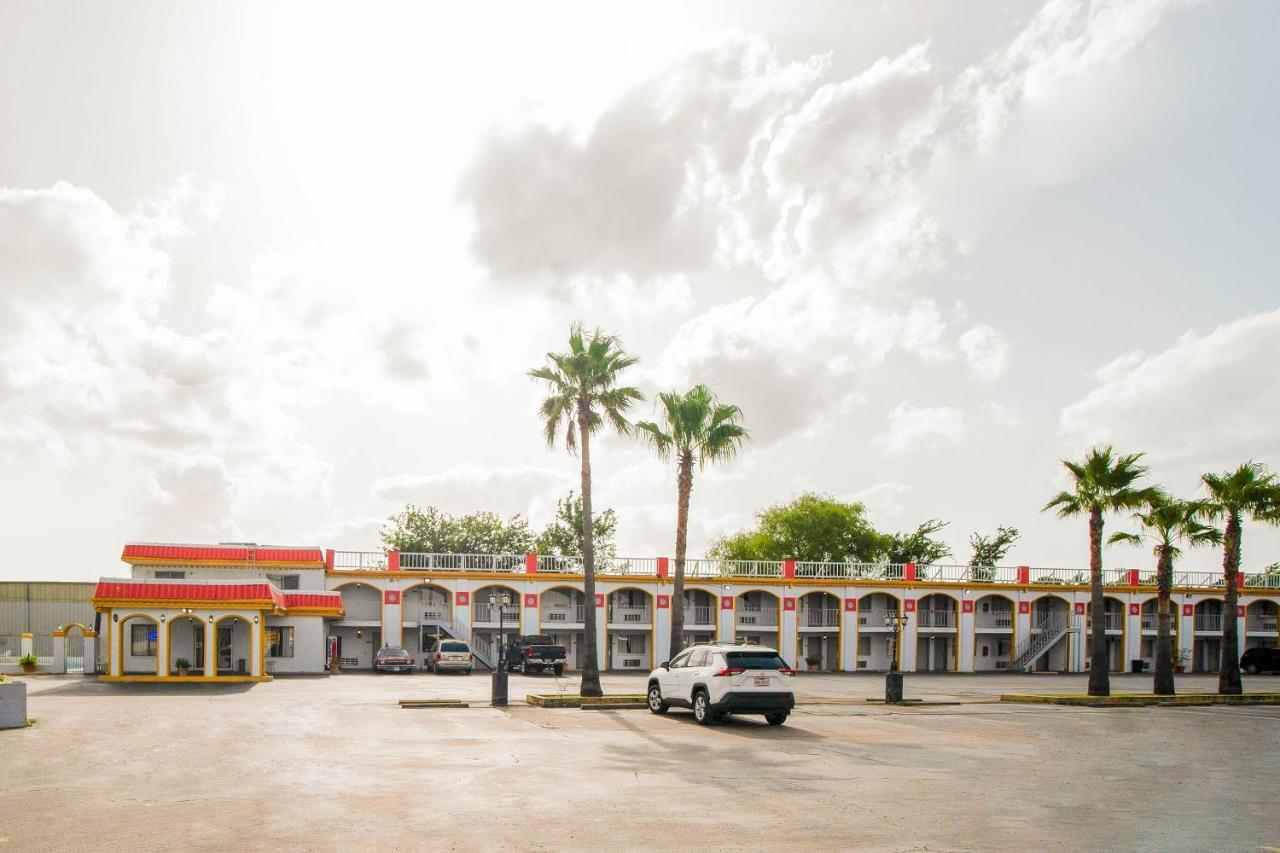 Hotel O Houston East Channelview I-10 外观 照片