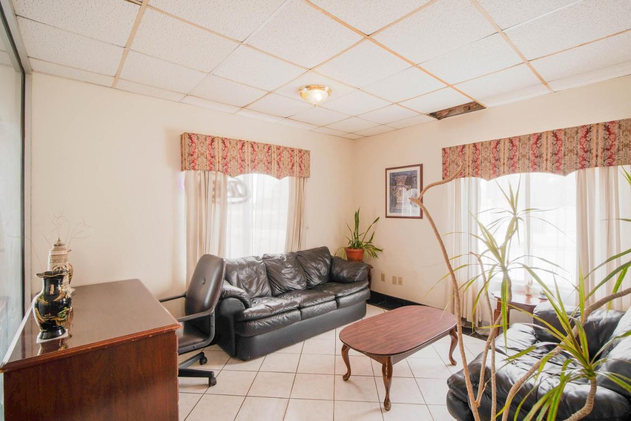 Hotel O Houston East Channelview I-10 外观 照片