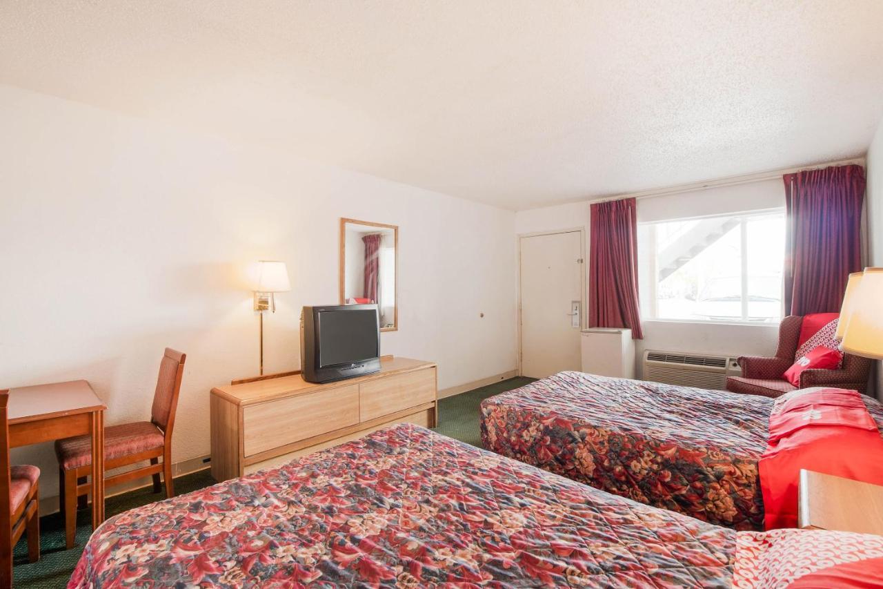Hotel O Houston East Channelview I-10 外观 照片